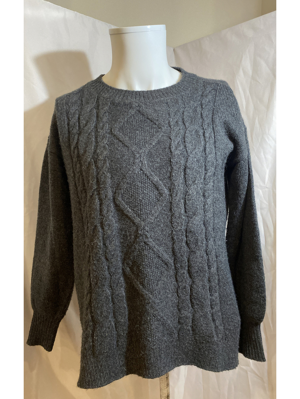 Loft Women’s Size: S Gray Swirly Pattern Sweater
